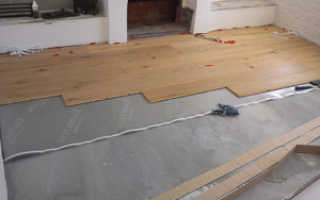 Как правильно класть ламинат на бетонный пол?